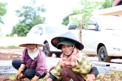 Công nhân 'gác' lễ, chạy đua hoàn thiện trường nội trú vùng biên Lâm Đồng