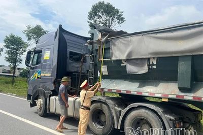 Giữ vững bình yên trên những tuyến đường dịp Quốc khánh