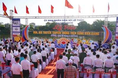 Khai mạc lễ hội đua, bơi thuyền truyền thống trên sông Kiến Giang năm 2026