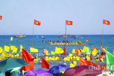 Sôi động lễ hội bơi thuyền truyền thống xã Hòa Trạch