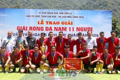 Xã Tân Yên giành chức vô địch Giải Bóng đá nam 11 người