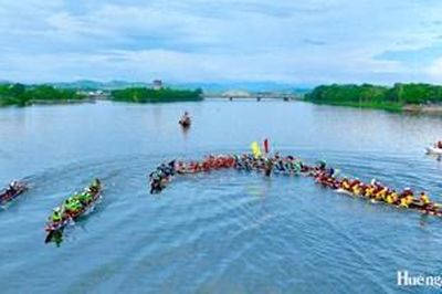 Sôi nổi giải đua ghe truyền thống trên sông Hương