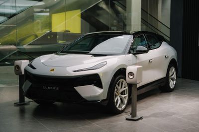 Lotus Cars Việt Nam kết hợp KEF Audio, mang trải nghiệm âm thanh Hi-Fi vào xe hiệu năng cao