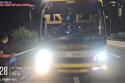 Chở 33 người trên xe 26 chỗ, lái xe và chủ phương tiện bị phạt hơn 52 triệu đồng