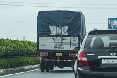 Cục CSGT: Sẽ xử lý nghiêm xe chạy 'rùa bò', cố tình bám làn trái cao tốc