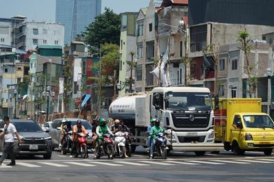Nhịp giao thông trên Vành đai 1 đoạn Hoàng Cầu - Voi Phục vừa thông xe kỹ thuật