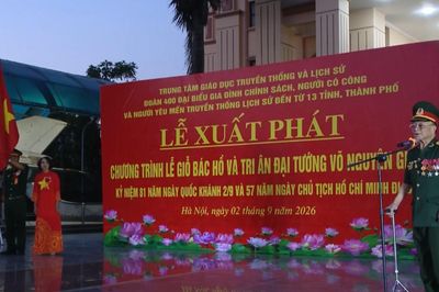 400 đại biểu về nguồn tri ân Chủ tịch Hồ Chí Minh