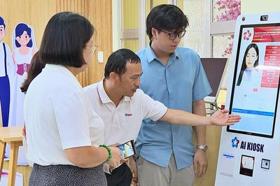 Phong trào 'Bình dân học vụ số' đưa kỹ năng số đến từng người dân Thành phố Hồ Chí Minh