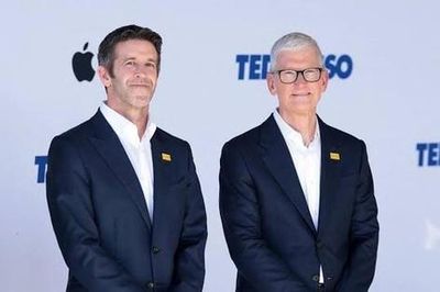 Tân CEO Apple John Ternus nhận đãi ngộ 58 triệu USD, thu nhập của ông Tim Cook giảm sâu