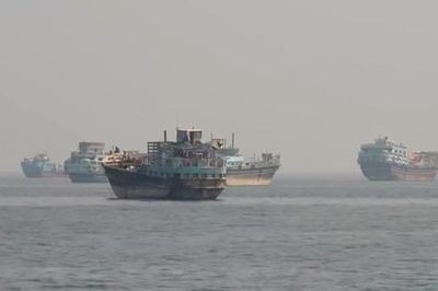 Mỹ tập kích các mục tiêu IRGC, Iran dọa phong tỏa Eo biển Hormuz
