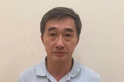 Khởi tố Thứ trưởng Bộ Y tế Trần Văn Thuấn