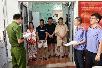 Tạm giữ 4 đối tượng trong vụ hành hung nam tài xế taxi