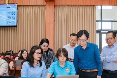 Từ nền tảng số đến gần dân hơn