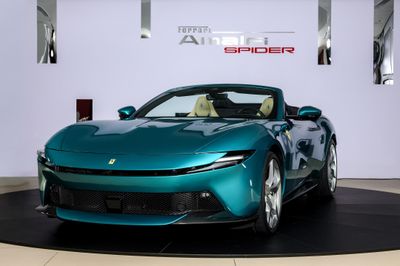 Chi tiết Ferrari Amalfi Spider mới ra mắt, đóng mở mui trong 13,5 giây