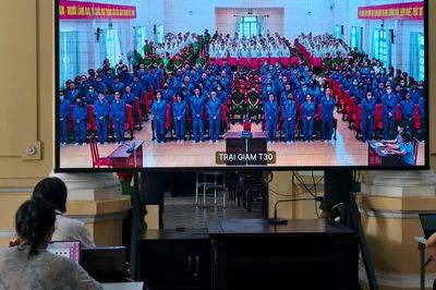 Tòa tuyên án 6-8 năm tù với người mẫu An Tây, ca sĩ Chi Dân và Nguyễn Đỗ Trúc Phương