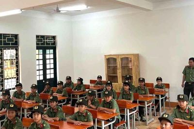 1.000 học sinh con em đồng bào nhập học Trường Văn hóa Công an nhân dân II