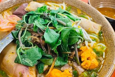 Nam du khách cấp cứu sau khi ăn sáng bằng bún bò