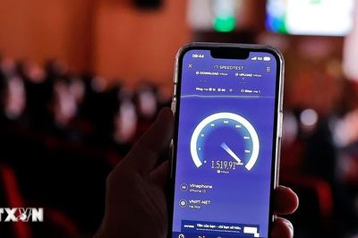 Năng lực cạnh tranh số: Tốc độ Internet Việt Nam lọt top 10 thế giới