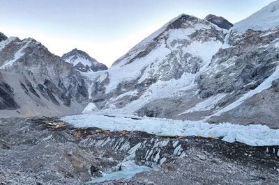 Băng bẩn có thể đang tiếp sức cho những thảm họa ở Himalaya