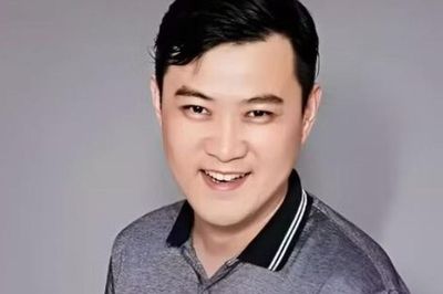 Nam MC nổi tiếng đột ngột qua đời ở tuổi 50