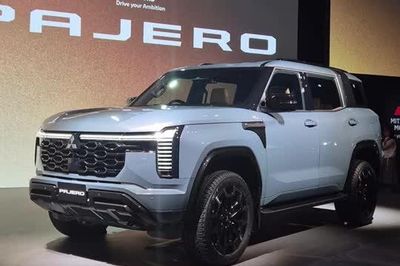 Mitsubishi Pajero thế hệ thứ năm trình làng: Thiết kế hầm hố, khả năng vượt địa hình ấn tượng