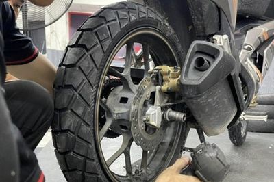 Dấu hiệu cần thay lốp xe máy để đảm bảo an toàn