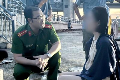 Cán bộ Công an khéo léo tiếp cận, người phụ nữ mở lòng tiết lộ câu chuyện khiến chị nghĩ quẩn