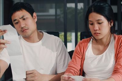 Vợ 'gánh cả nhà ngoại trên lưng', chồng bị 'bào mòn' đến kiệt sức