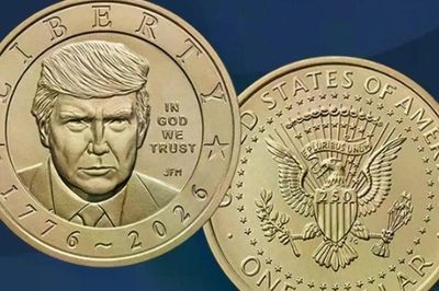 Ông Donald Trump trở thành tổng thống Mỹ đương nhiệm đầu tiên xuất hiện trên đồng tiền xu quốc gia