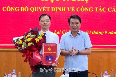 Thường trực HĐND tỉnh công bố quyết định về công tác cán bộ