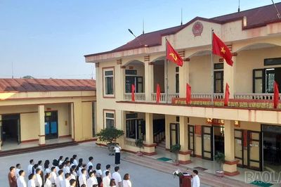 Lào Cai: Nhiều địa phương chào cờ, sinh hoạt tư tưởng và triển khai nhiệm vụ trọng tâm tháng 9