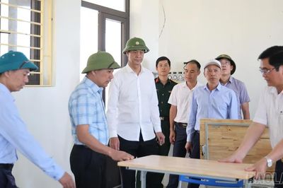 Phó Chủ tịch UBND tỉnh Phan Trung Bá kiểm tra công tác chuẩn bị khai giảng tại Trường Phổ thông nội trú Tiểu học và THCS Y Tý
