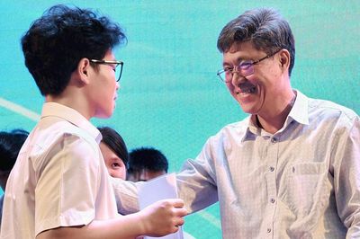 Trao hơn 2,7 tỷ đồng học bổng cho học sinh, sinh viên Nam Trung bộ và Tây Nguyên