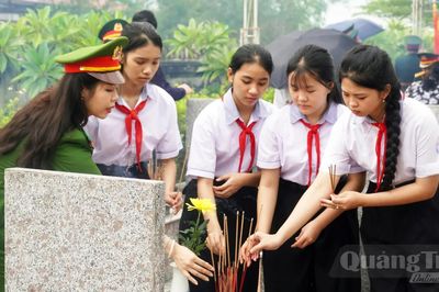Bồi đắp niềm tự hào, trách nhiệm với quê hương
