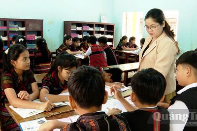 Thắp sáng tri thức cho học sinh vùng cao