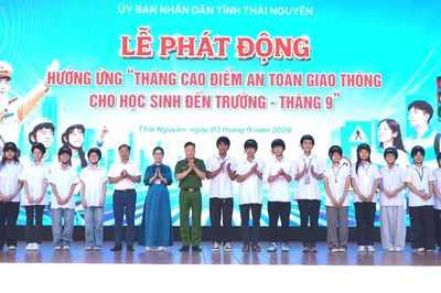 Phát động Tháng cao điểm an toàn giao thông cho học sinh đến trường