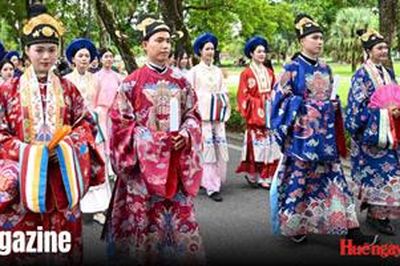 Từ phục hưng di sản đến xây dựng hệ sinh thái áo dài Huế