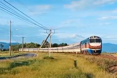 Đường sắt giảm đến 40% giá vé chặng ngắn Bắc - Nam hút khách mùa thấp điểm