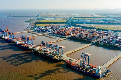 Từ 'Giải Phóng, Tự Lực, Quyết Thắng' đến khát vọng vươn ra biển lớn