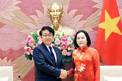 Phó Chủ tịch Quốc hội Nguyễn Thị Thanh tiếp Chủ nhiệm Ủy ban Giáo dục, Văn hóa, Thể thao, Khoa học và Công nghệ của Hạ viện Nhật Bản