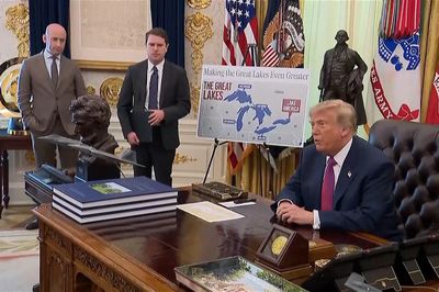 Tổng thống Mỹ gợi ý đổi tên Hormuz thành 'eo biển Trump'