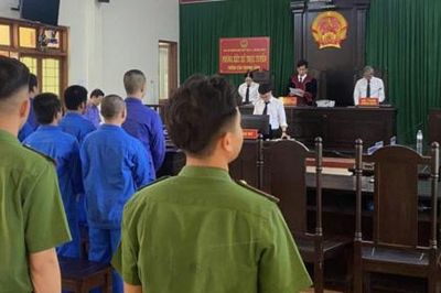 Nhóm 7 bị cáo phạm tội về ma túy lãnh tổng cộng hơn 52 năm tù