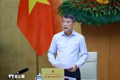 Thủ tướng Lê Minh Hưng yêu cầu thảo luận tháo gỡ khó khăn, thực hiện mục tiêu tăng trưởng 10%