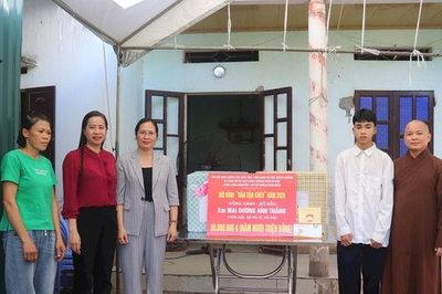 Mặt trận thành phố tiếp sức học sinh dân tộc Dao vượt khó
