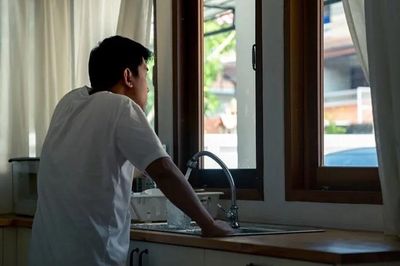 Vợ bỗng nhiên thích nấu ăn, tôi chưa kịp mừng đã phát hiện cô ấy ngoại tình