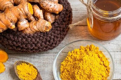 Kết hợp nghệ và mật ong có an toàn không?