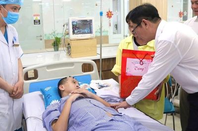Bé trai Hải Phòng hồi phục tích cực sau viêm não nặng