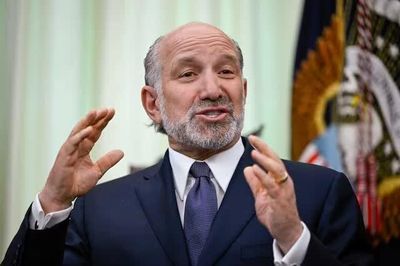 Bộ trưởng Thương mại Mỹ Howard Lutnick xin lỗi vì 'nói nhầm'
