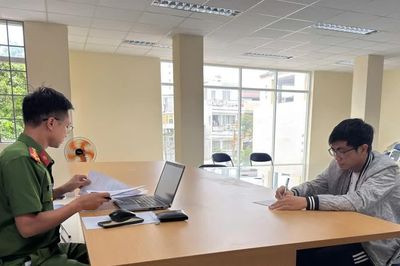 Khởi tố nguyên cán bộ ngân hàng lừa đảo chiếm đoạt tài sản