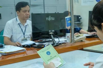 Sinh con sau khi nghỉ hưu 2 tháng, lao động nữ có được hưởng chế độ thai sản?